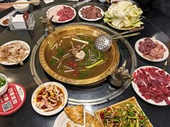 -周老三跷脚牛肉·全牛火锅(非遗传承店)