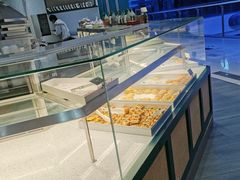 面包甜点陈列柜-酥大興·新国潮糕点配茶饮(龙岗万达黑金店)