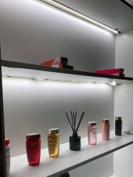 -Tloml salon