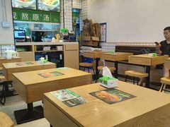 -蒙自源米线大王(花园城商场店)