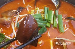 Pork Trotter and Soybean Corn Hot Pot