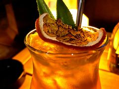 -FOUR PLAY BAR