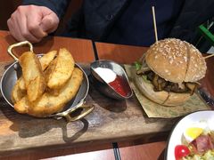 超厚芝士牛肉汉堡-魏斯理汉堡(西安沣东吾悦店)