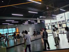 -零下舞度·街舞连锁机构(万科中心店)