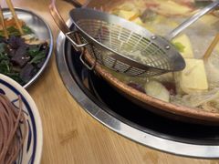 -洱火云南酸菜牛肉火锅(石景山当代商城店)