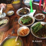 很有特色，天气热了，有点吃不下，店里的拌菜还是很好的