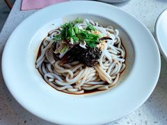 老昆明凉米线-半山腰·云南菜(侨福芳草地店)