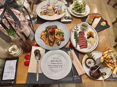 -Mark&Mars Restaurant