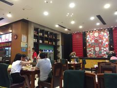 大堂-满旗楼 北京烤鸭·涮羊肉火锅(武昌店)