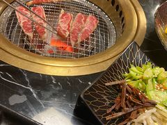 -山川小町·极番烧肉(新地假日广场店)