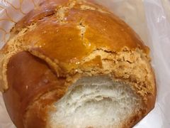 菠萝松松面包-可颂坊(中心书城店)