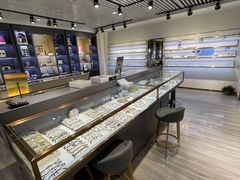 -宏宇眼镜蔡司依视路折扣店(兆佳眼镜城店)