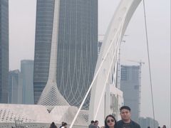 -南京眼步行桥