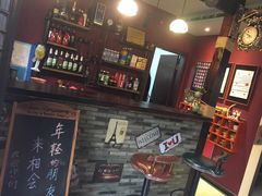 -小草屋轰趴馆别墅派对新场团建家庭聚会