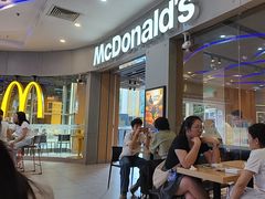 -麦当劳(中二横路店)