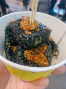 王老四臭豆腐-"来宁波大学步行街时并没有做攻略,到宁波大.