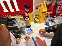 -m豆巧克力世界(上海世茂广场店)