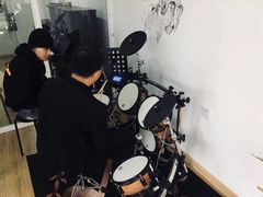 -缪斯琴行英皇小提琴.钢琴.吉他(张江店)