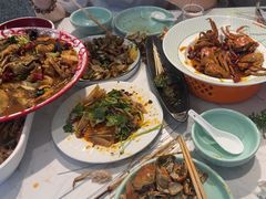 -嗨辣小聚·盘锦河蟹·海鲜烧烤龙虾(盘锦十年好店)
