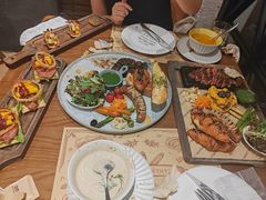 -Mark&Mars Restaurant