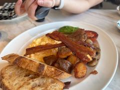 -ROAST coffee & eatery