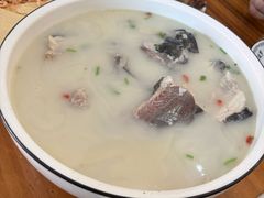 -美顺香食府鱼头老店(雪野湖店)