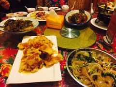 -闯关东东北农家菜(崂山石老人店)