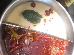 双拼锅底-湊湊火锅·茶憩(新中关购物中心店)