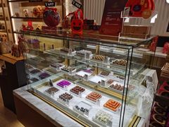 面包甜点陈列柜-GODIVA(万象城店)