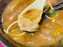 砂煲蟹肉鲍翅（尾勾）-新加坡泰园村酒楼直营(新华路店)