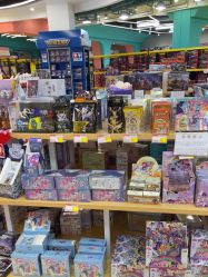 -卡通派潮品玩具折扣仓(青岛新城吾悦广场店)