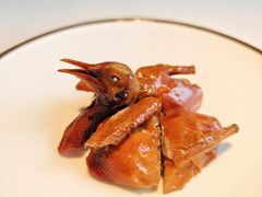 玻璃脆皮香茅石岐乳鸽-炳胜私厨(中达旗舰店)