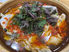 紫苏碎鱼头-憨伢子·家常菜小食堂·有锅气の炒菜(江汉路店)
