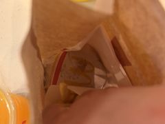 -麦当劳(上海虹桥站30B检票口楼上)