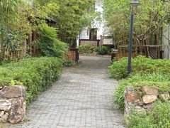 -田园东方蜜桃村的田野营地