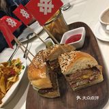 尤其是当初的汉堡。当然现在太原的好吃汉堡店还是蛮多的