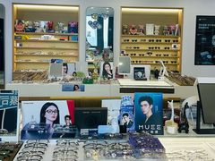 -三目眼镜·蔡司视觉合作店(青浦宝龙店)