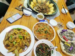 -山妹子铁锅炖
