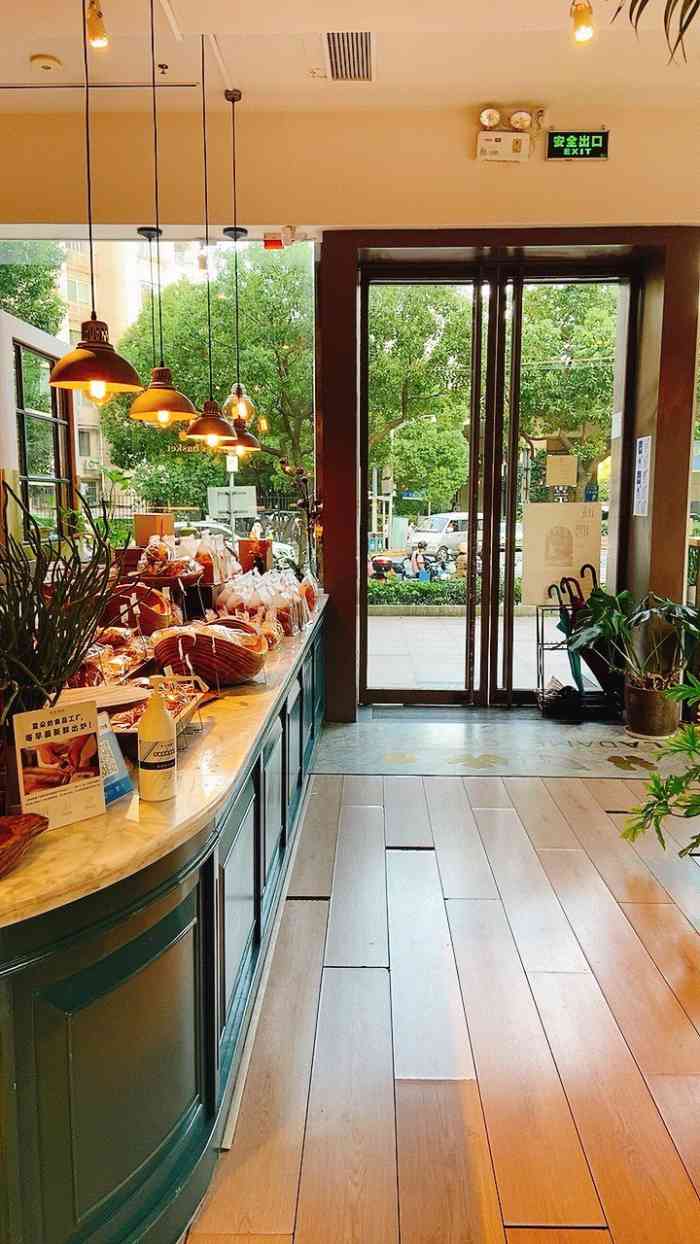 夏朵十二篮(古北店)-"吃完午饭,发现隔壁有这么安静的地方,店内.