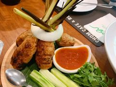 -Chom Cafe and Restaurant