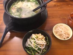 -丽虹云南过桥米线(兴工街店)