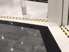 -优衣库(上海正大广场店)