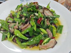 青蒜炒腊肉-市井川菜(江宁店)