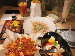 -穹六人间 people 6(岳阳路店)
