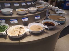 自助调料区-福娣·金沙银贝海鲜火锅