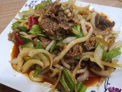 爆炒羊羔肉-清真·伊清阁餐厅