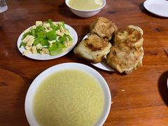 小米粥-宝瑞门钉肉饼店