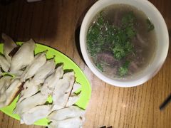 -锅贴王小吃(南大街店)