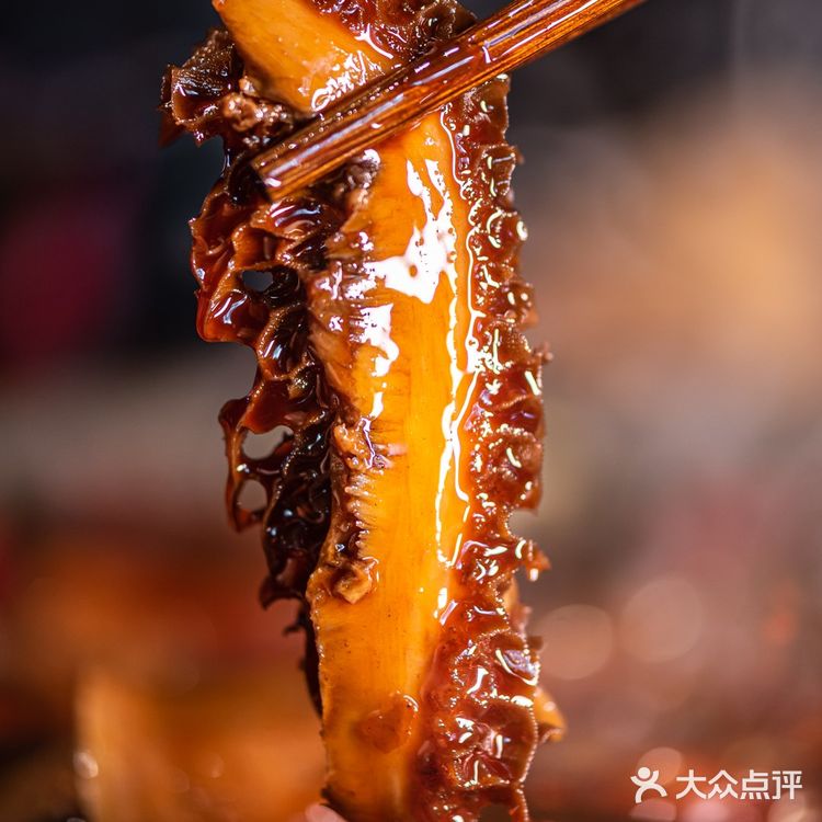 “要了命了,前面竟然排队1057桌