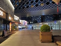 -宝龙城(杭州滨江店)